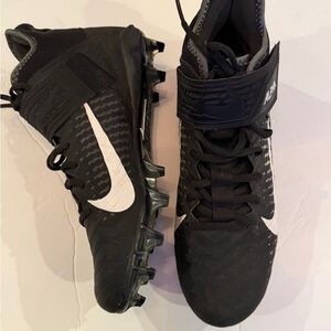 Nike Men’s Black with White Swoosh Football Cleats